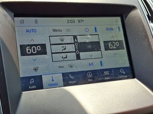Used 2020 Ford Edge Titanium FWD image 19