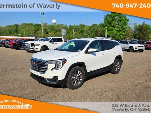 Used 2023 GMC Terrain SLT FWD image 3