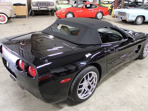 Used 1999 Chevrolet Corvette Convertible w/ Memory Pkg RWD image 16