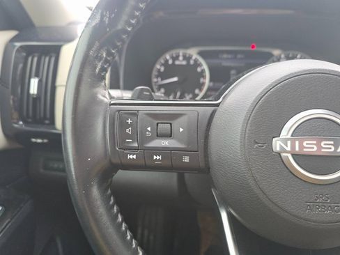 Used 2022 Nissan Pathfinder SV image 19