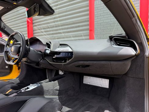 Used 2023 Ferrari SF90 Stradale Base image 34