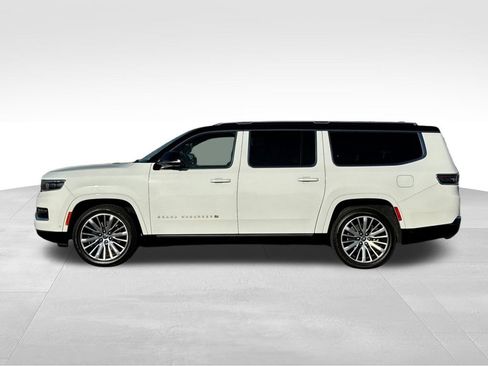 Used 2024 Jeep Grand Wagoneer L Series III AWD/4WD image 2