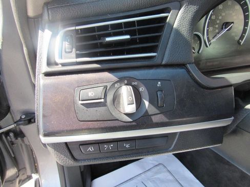 Used 2009 BMW 750i image 8