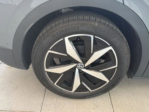 Used 2023 Volkswagen ID.4 S RWD image 11