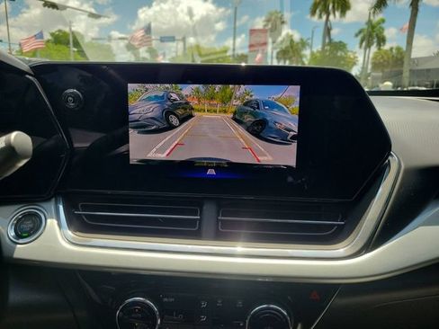 Used 2025 Chevrolet Trax LT w/ Driver Confidence Package FWD image 23