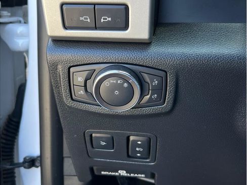 Used 2019 Ford F250 Lariat w/ Lariat Ultimate Package AWD/4WD image 18