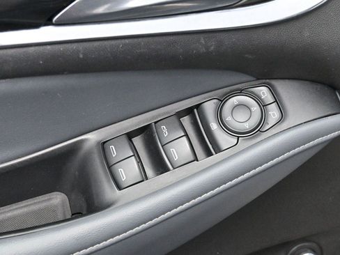 Used 2021 Buick Enclave Essence w/ Sound and Sites Package image 11