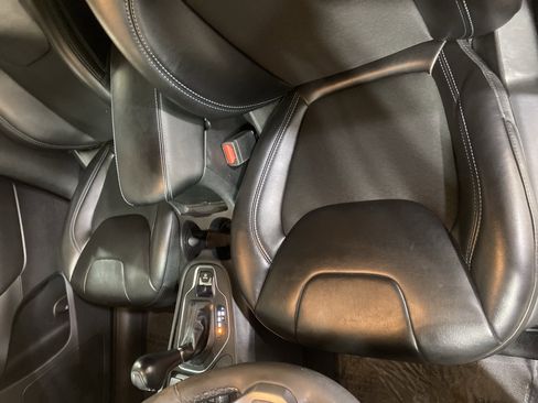 Used 2021 Jeep Cherokee Latitude Plus w/ Security Package image 10