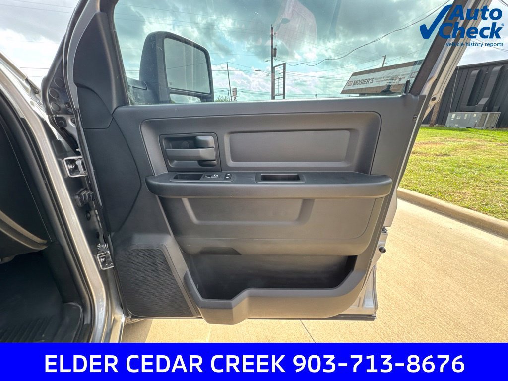 Used 2024 RAM 3500 Tradesman w/ Chrome Appearance Group AWD/4WD image 25