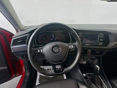 Used 2021 Volkswagen Jetta SE w/ SE Cold Weather Package FWD image 11