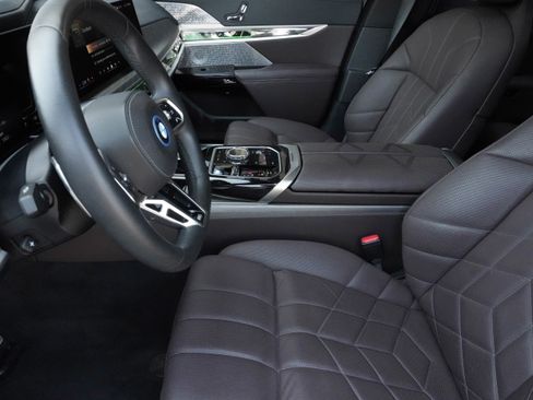 Certified 2023 BMW i7 xDrive60 AWD/4WD image 9