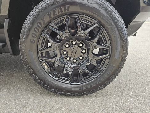 New 2026 GMC Hummer EV SUV image 9