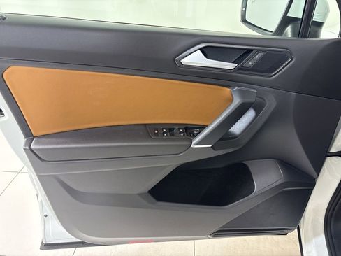 Used 2018 Volkswagen Tiguan SE image 16