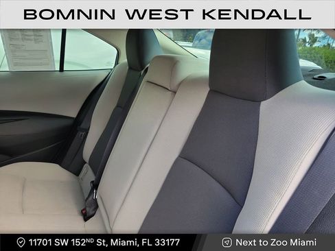 Used 2021 Toyota Corolla LE image 12
