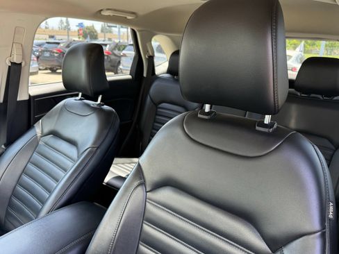 Used 2022 Ford Edge SEL AWD/4WD image 25