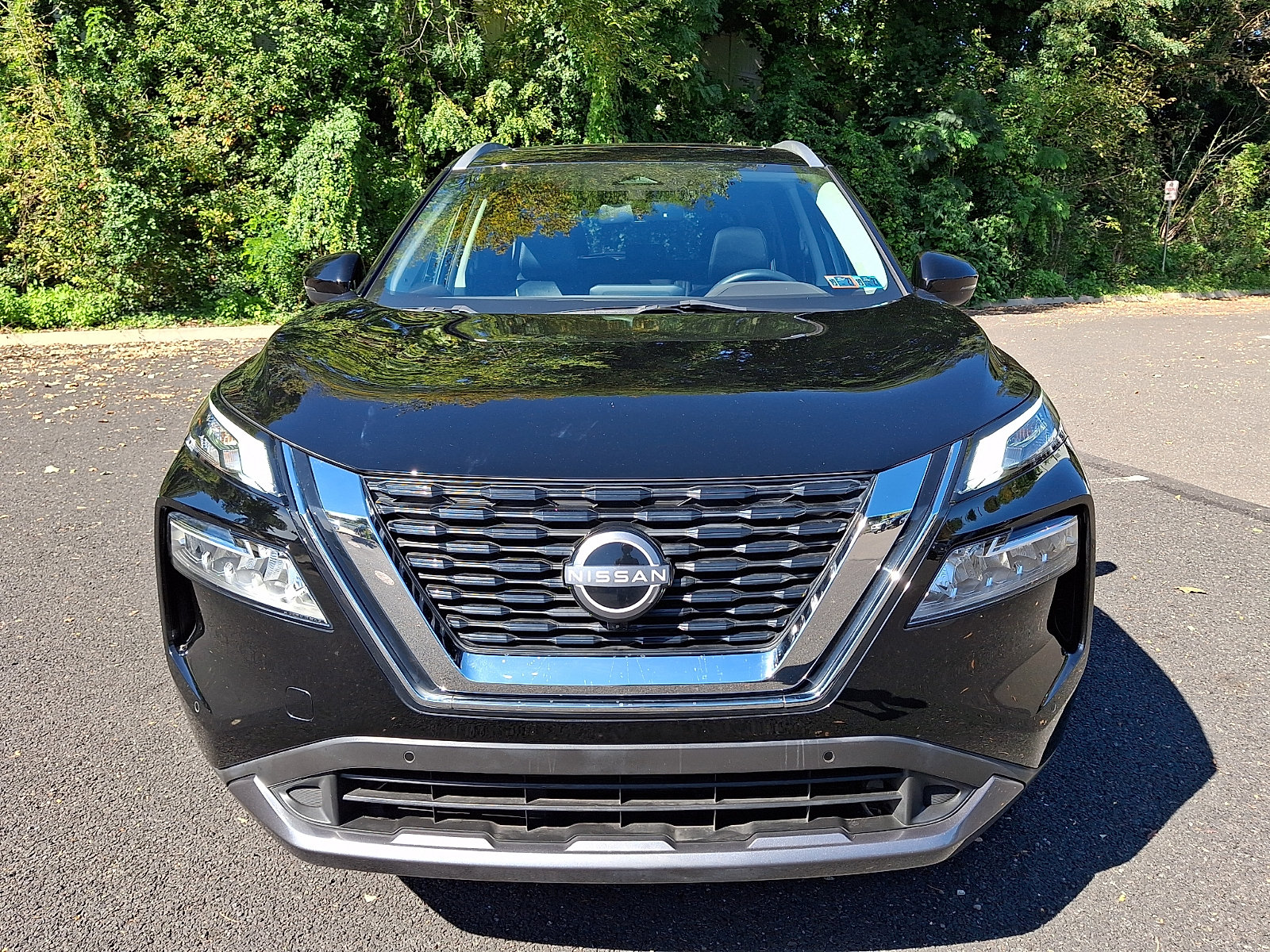 Certified 2023 Nissan Rogue SL w/ SL Premium Package AWD/4WD image 2