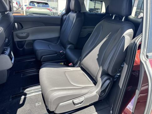 New 2026 Kia Carnival EX FWD image 7