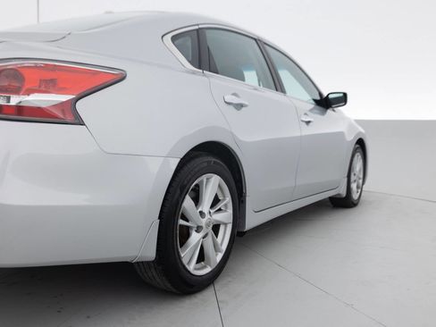 Used 2015 Nissan Altima 2.5 SV FWD image 14