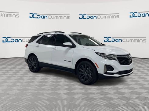 Used 2022 Chevrolet Equinox RS w/ RS Leather Package AWD/4WD image 2
