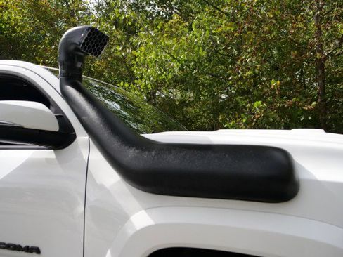 Used 2020 Toyota Tacoma TRD Sport image 10