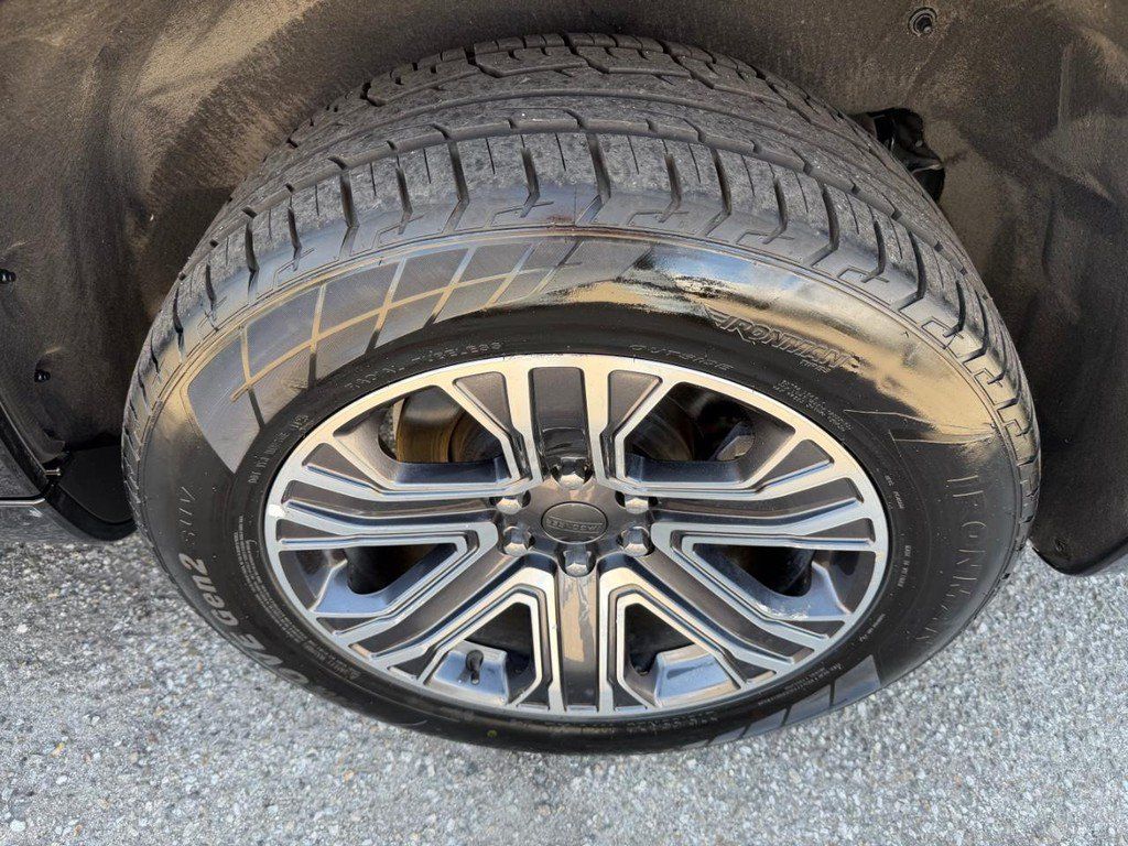 Used 2024 Jeep Wagoneer Series II w/ Flexible Seating Group RWD image 56