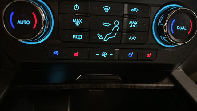 Used 2019 Ford F250 Lariat w/ Lariat Ultimate Package AWD/4WD image 29