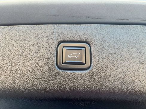 Used 2024 Chevrolet Blazer LT w/ Convenience Package FWD image 19
