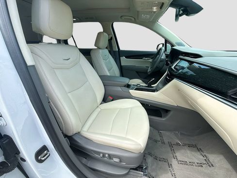 Used 2022 Cadillac XT6 Premium Luxury FWD image 33