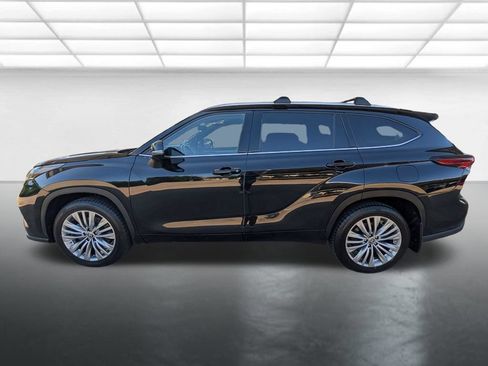Used 2024 Toyota Highlander Platinum FWD image 28