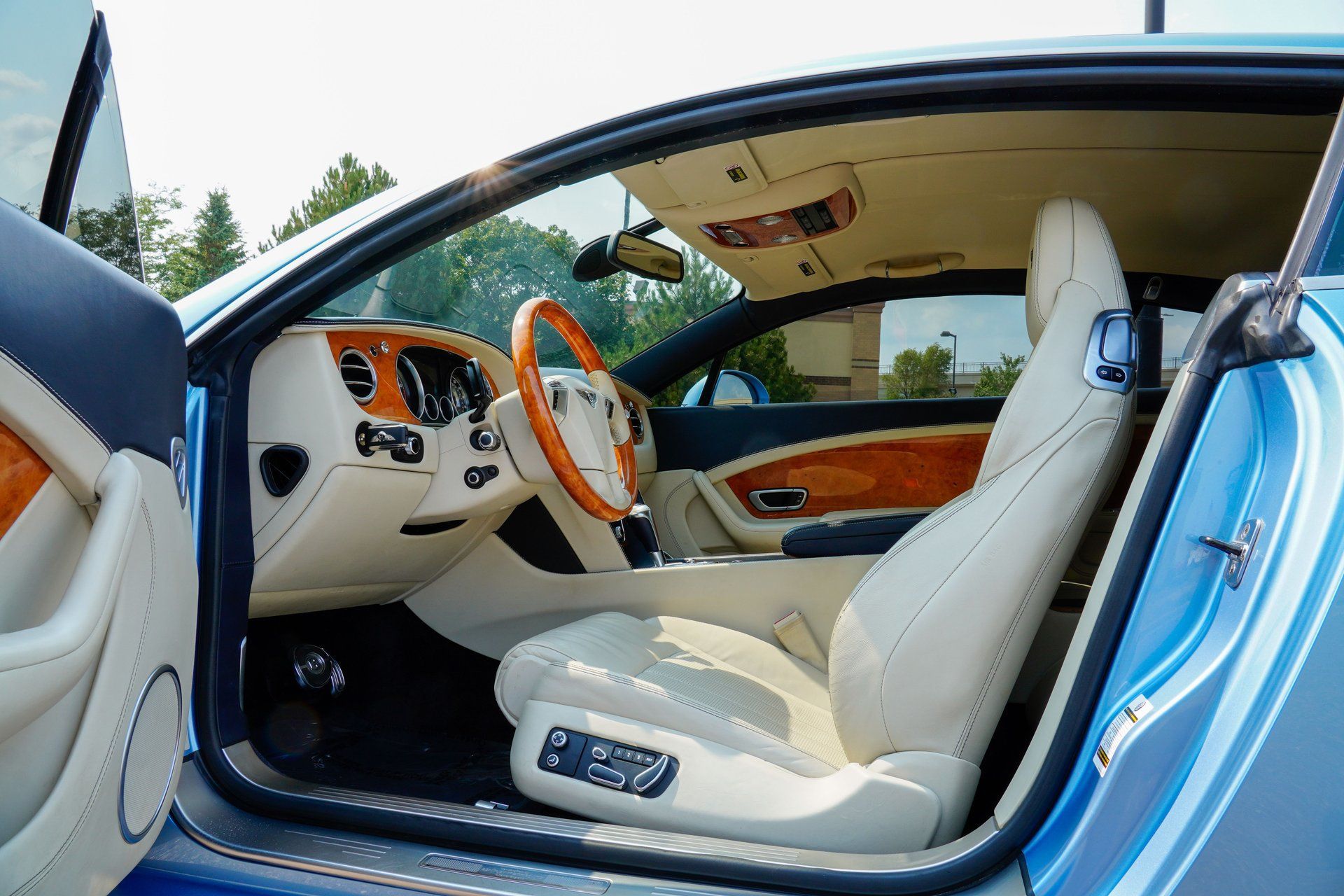 Used 2012 Bentley Continental GT AWD/4WD image 11