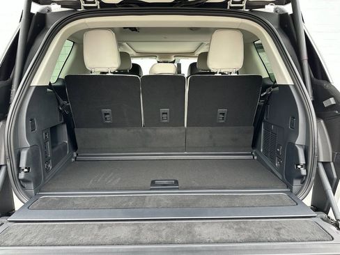New 2026 Lincoln Navigator Reserve AWD/4WD image 25