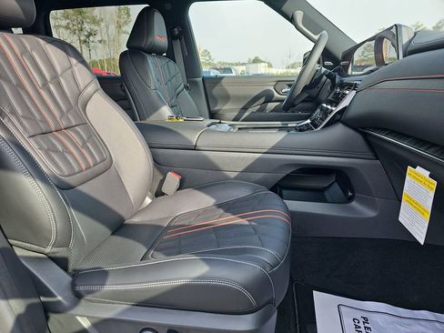 New 2026 Nissan Armada PRO-4X AWD/4WD image 13