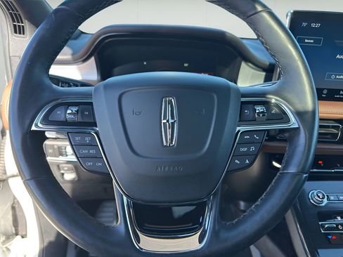 Used 2022 Lincoln Nautilus Reserve image 14