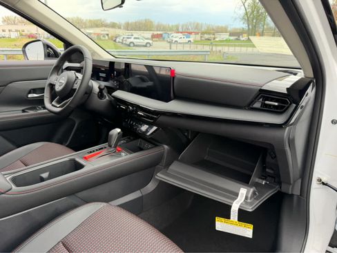 Used 2026 Nissan Kicks SR w/ Cold Weather Package AWD/4WD image 11