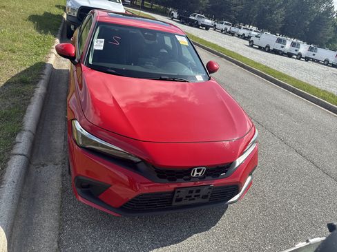 Used 2024 Honda Civic EX-L image 3
