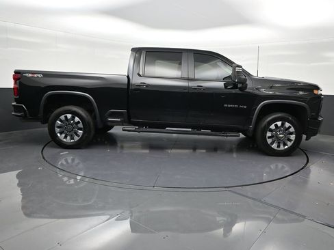 Used 2021 Chevrolet Silverado 2500 Custom w/ Custom Value Package AWD/4WD image 7