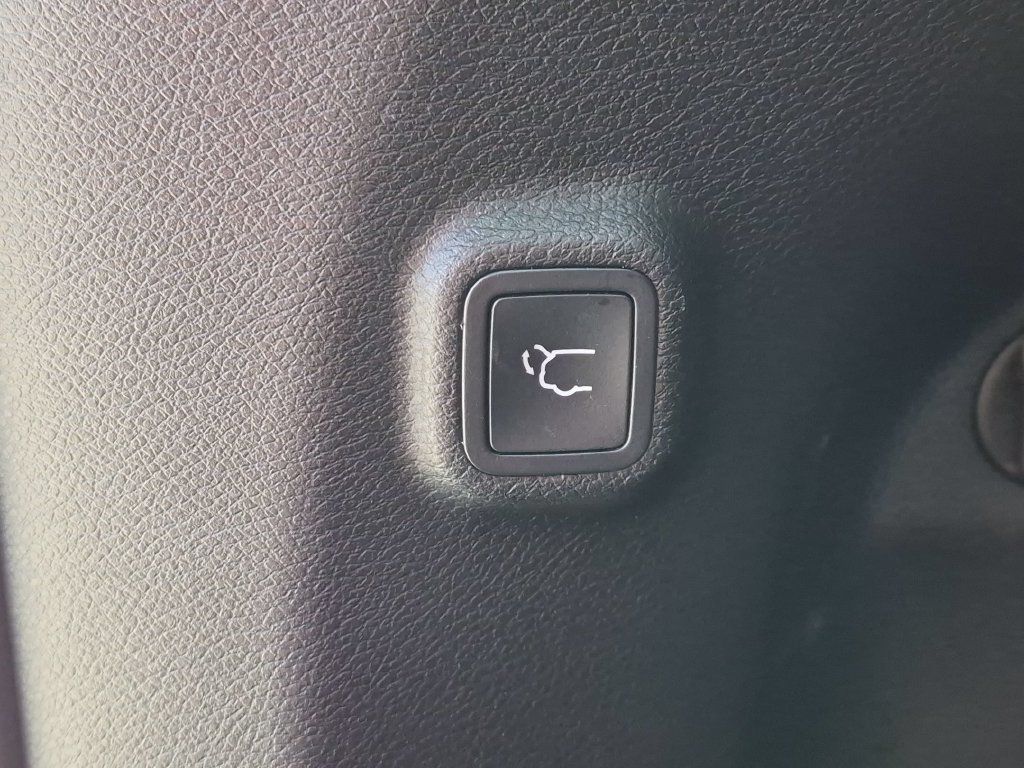 Used 2020 Jeep Cherokee Limited AWD/4WD image 8