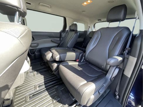 Used 2026 Kia Carnival EX FWD image 14