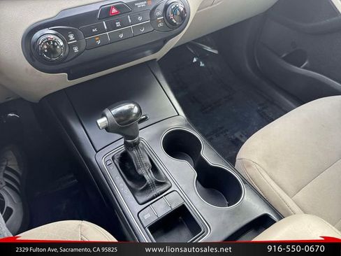 Used 2017 Kia Sorento FWD image 19