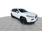 Used 2018 Jeep Cherokee Latitude w/ Cold Weather Group image 2