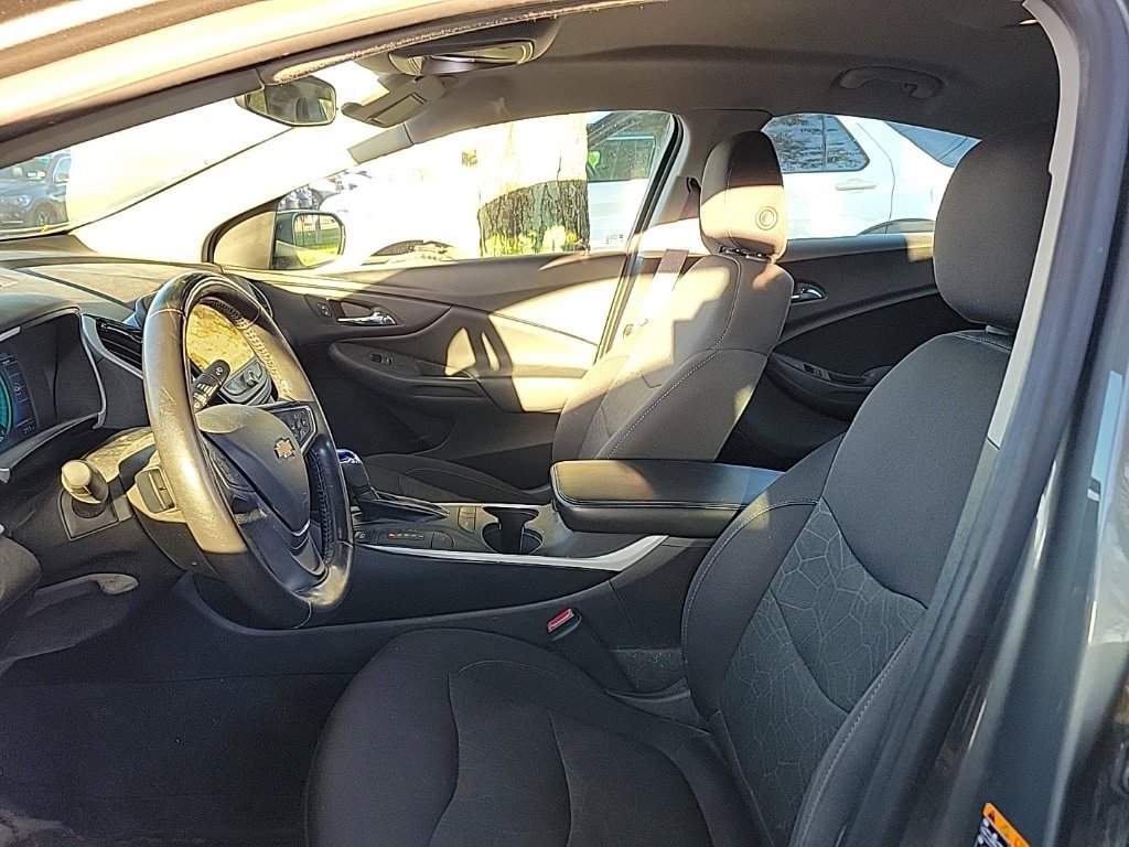 Used 2017 Chevrolet Volt LT w/ Comfort Package FWD image 6