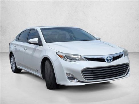 Used 2014 Toyota Avalon XLE Premium FWD image 3