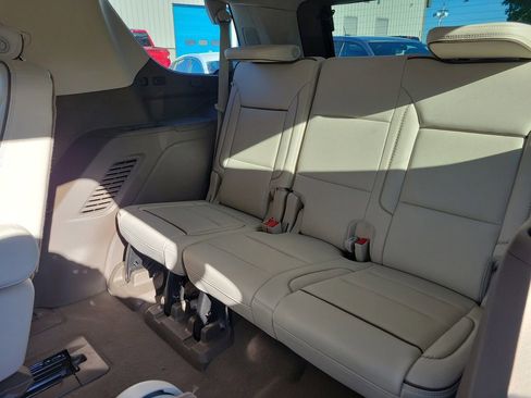 Used 2024 GMC Yukon Denali AWD/4WD image 17