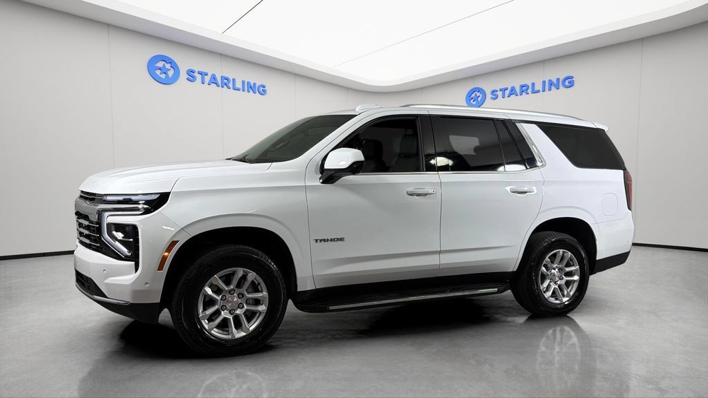 Used 2025 Chevrolet Tahoe LT AWD/4WD image 2