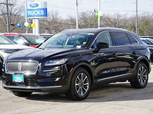 Used 2023 Lincoln Nautilus AWD w/ Premium Package image 3