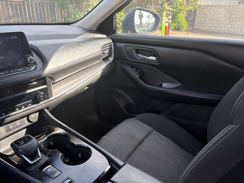 Used 2025 Nissan Rogue SV FWD image 37