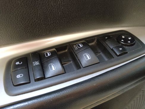 Used 2019 Dodge Journey SE w/ Connectivity Group FWD image 27