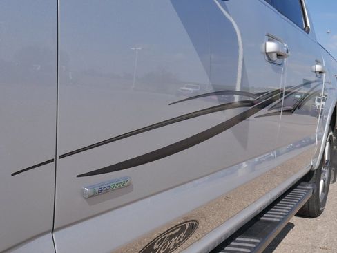 Used 2015 Ford F150 Lariat image 16