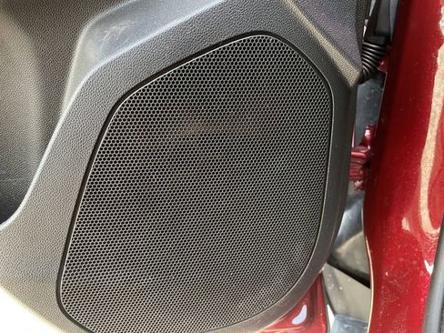 Used 2025 Chevrolet Trax RS w/ Driver Confidence Package image 18