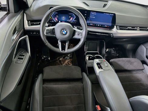 Used 2025 BMW X1 xDrive28i w/ M Sport Package AWD/4WD image 22